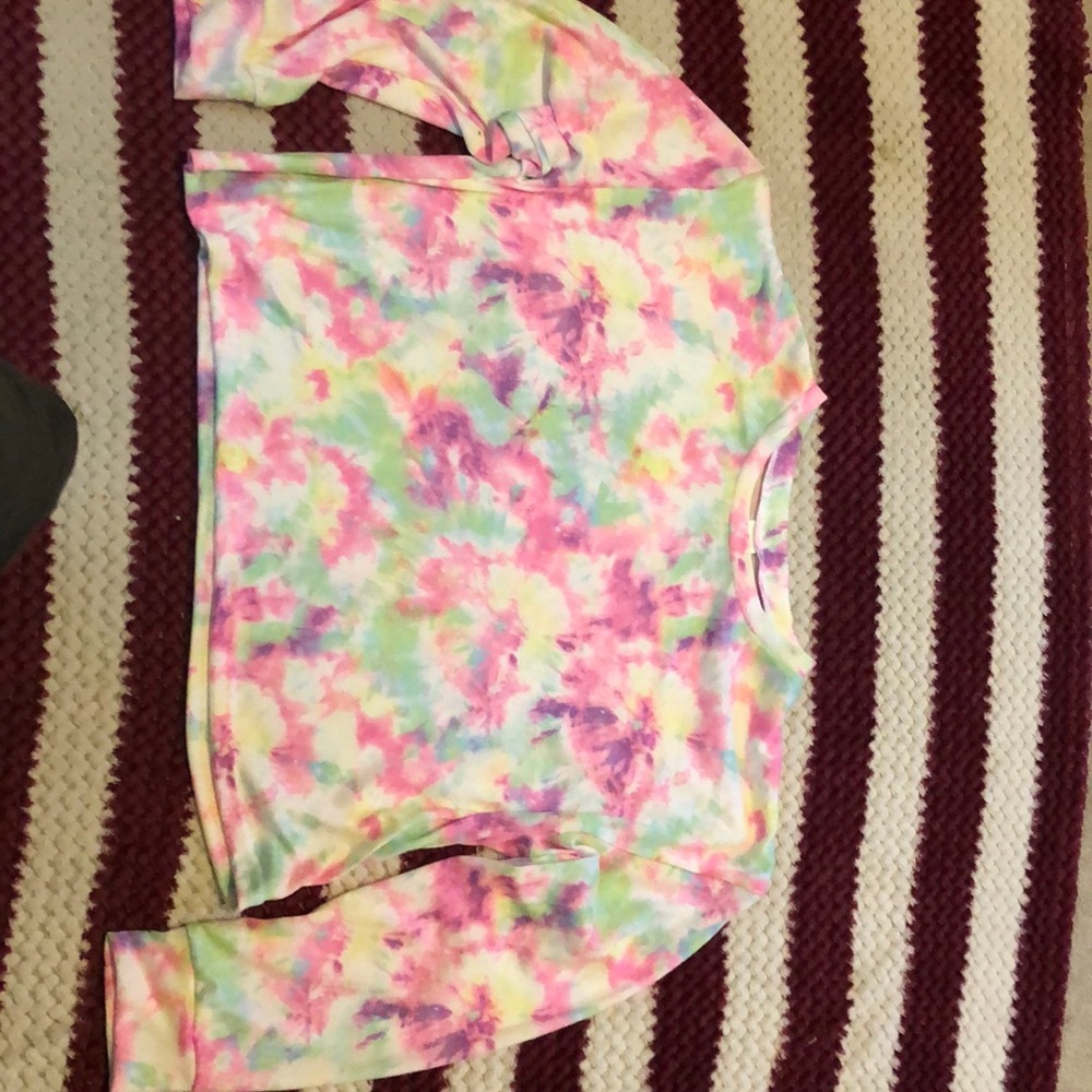 FITS LIKE A SMALL!!!!!